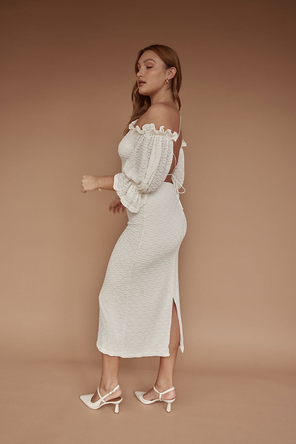 Stunning White Aluer Backless Cold - Shoulder Lace Midi Dress