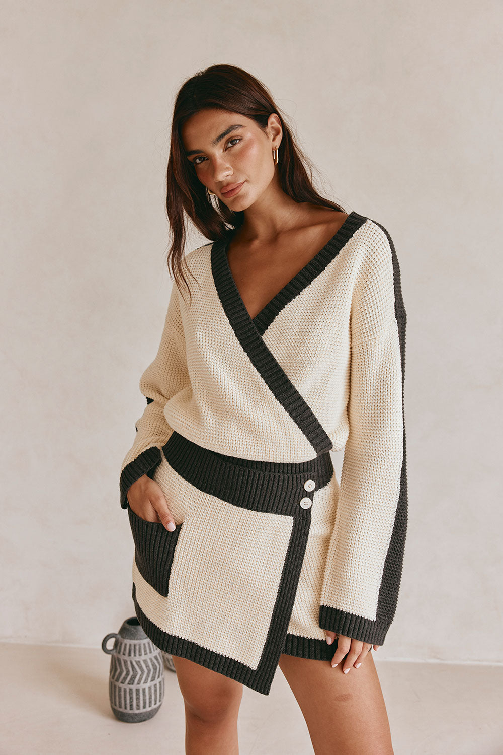 Cream-colored High-quality Natural Cotton Blend Vander Wrap Dress with Black Ribbed Trims