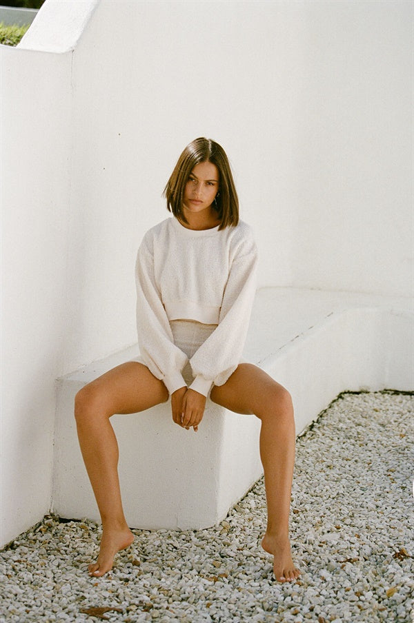 Exquisite Cream Soft Sherpa Cropped Kiri Top with Contrast Ribbing