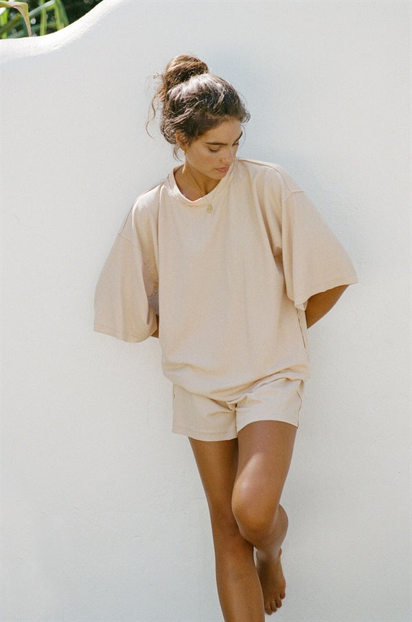 Honey - Colored Oversized Wanderer Tee: A Soft and Stylish Basic