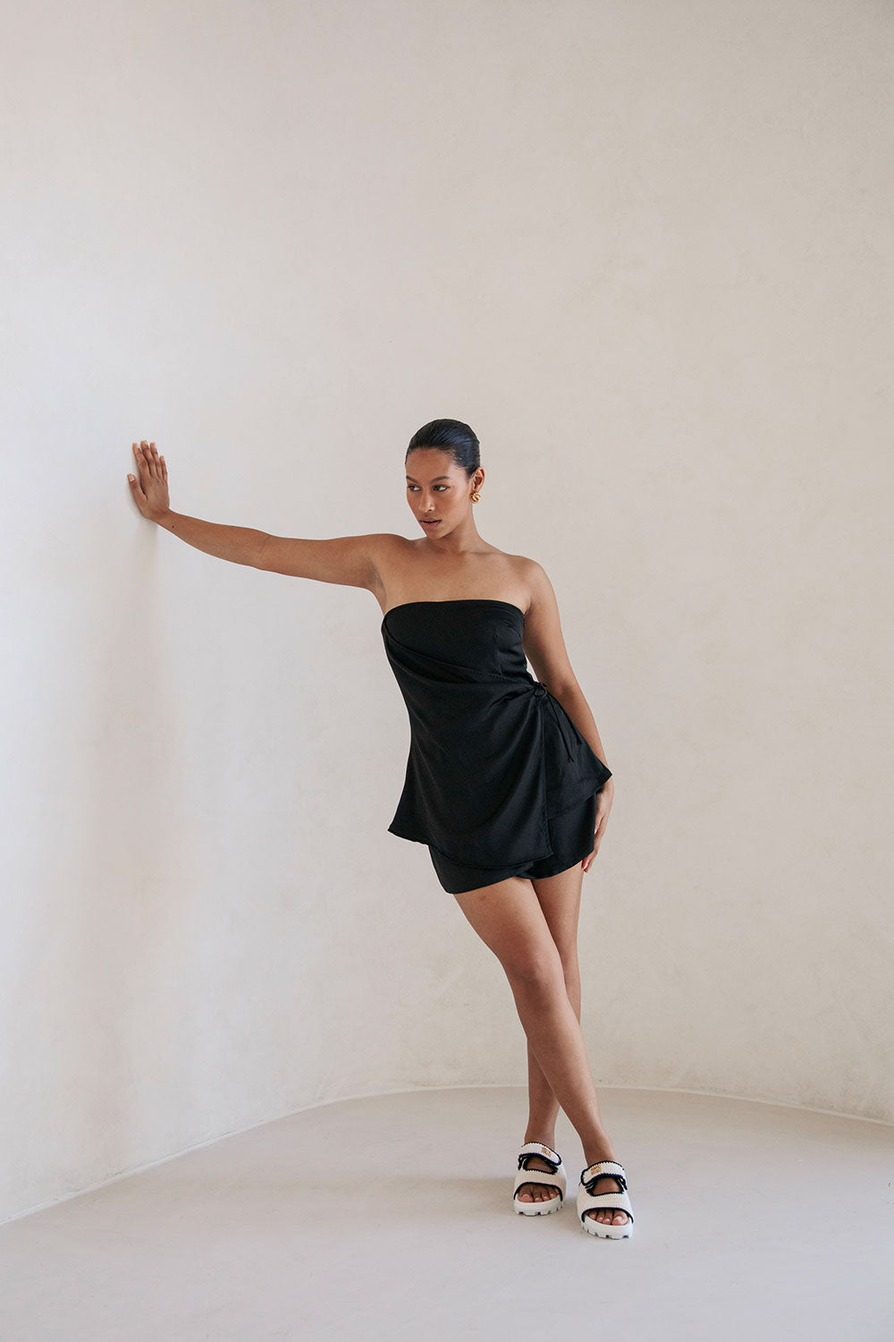 Black Elegant Strapless Kleo Women's Top