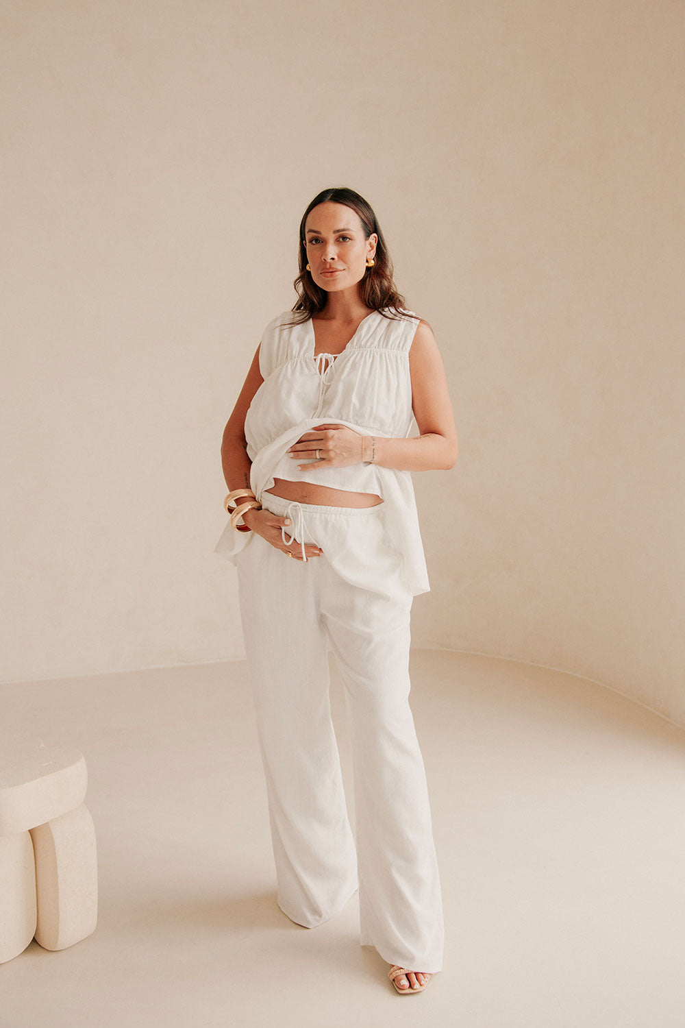 White Structured Linen Blend Bump - Friendly Brisa Pants by Sabo