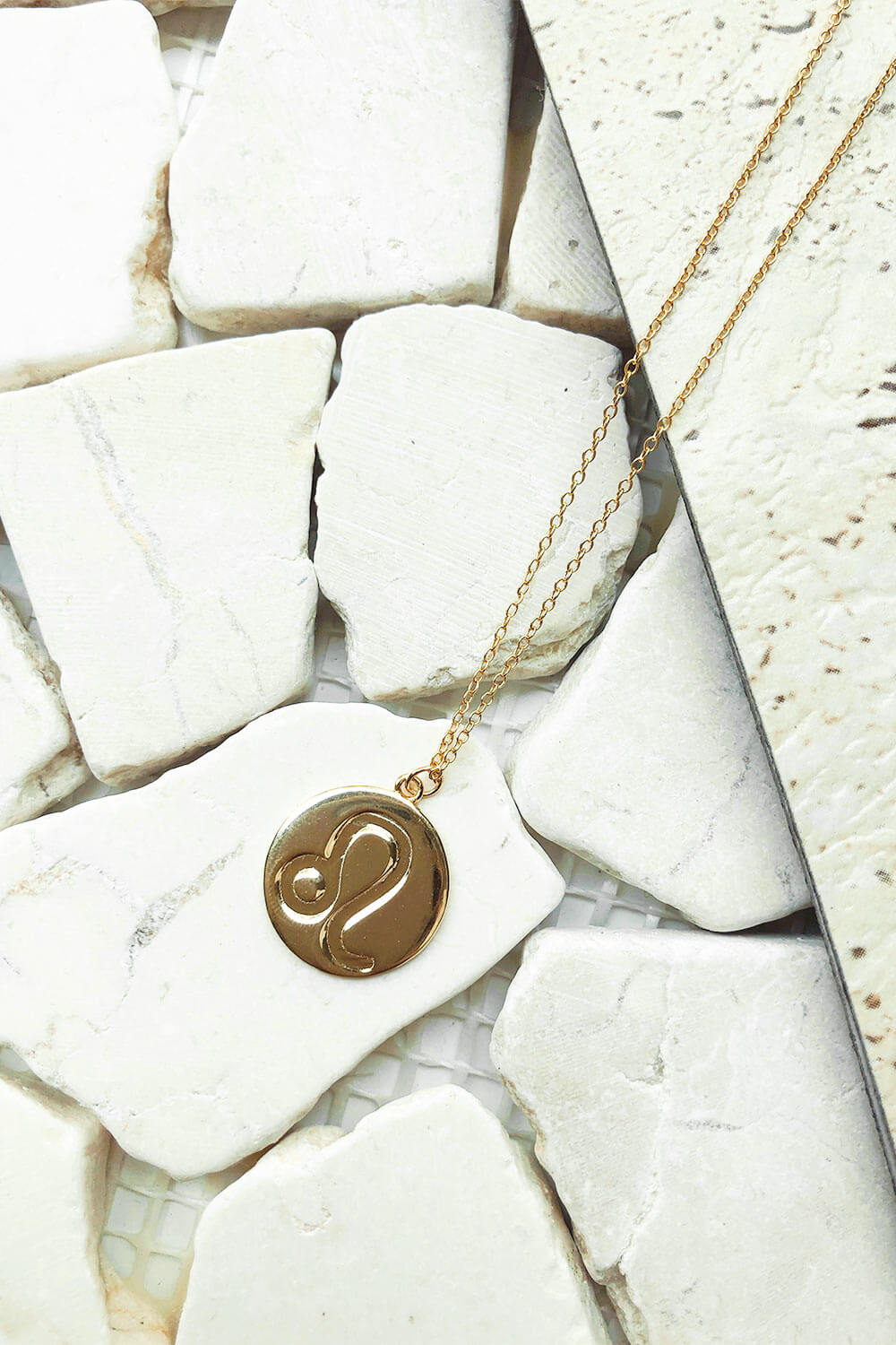 Personalised Gold-Toned Zodiac Sign Round Pendant Necklace - A Fashionable Accessory