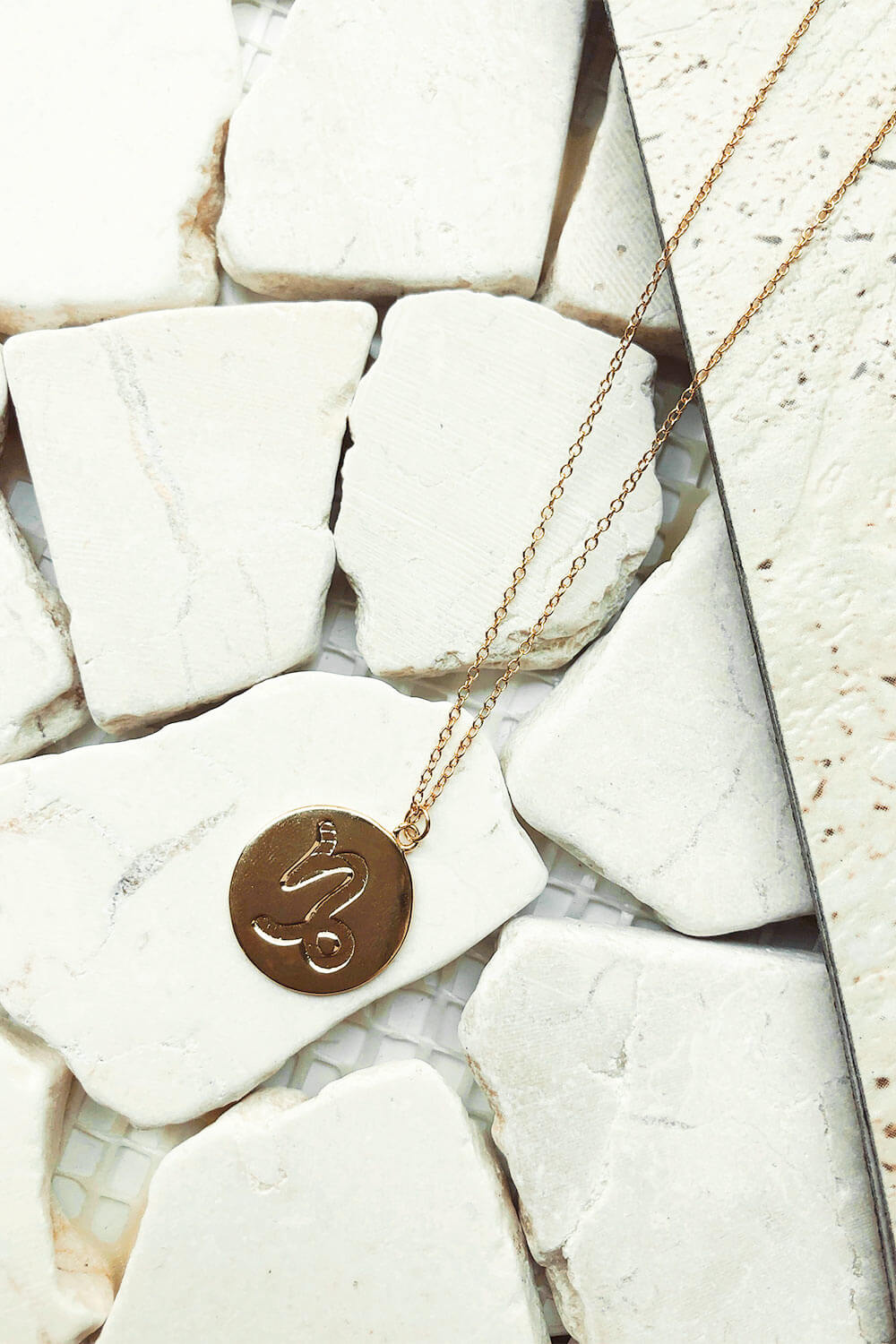 Personalised Gold-Toned Zodiac Sign Round Pendant Necklace - A Fashionable Accessory