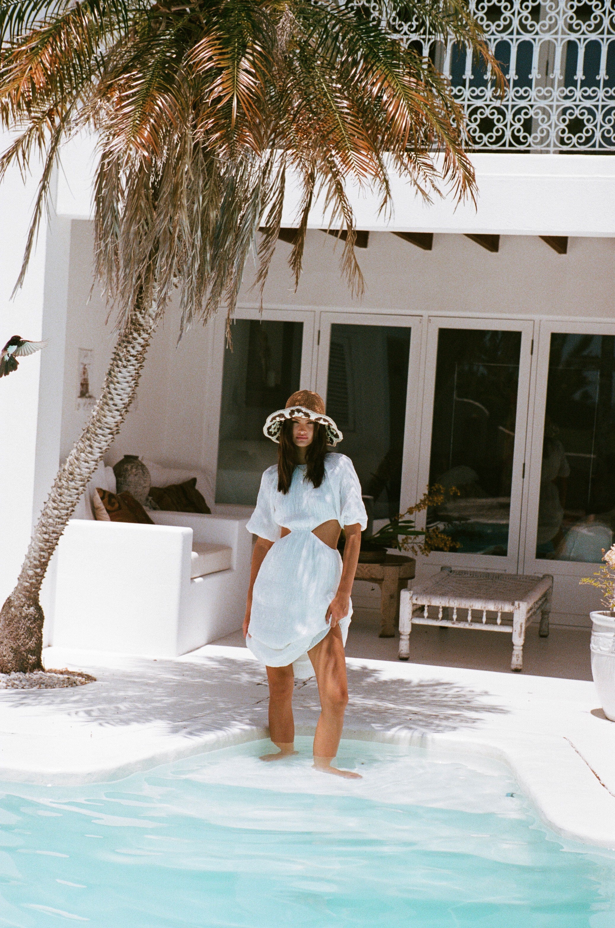 Exquisite Off-White Midi Mena Cutout Dress with Bubble Sleeves