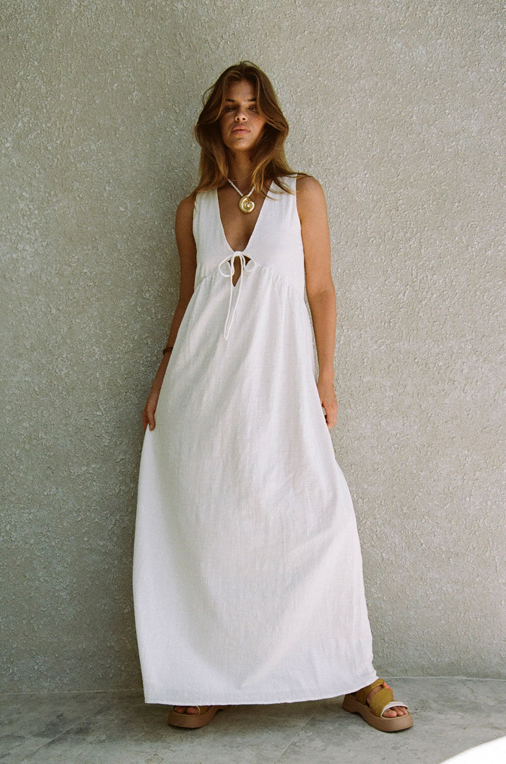Exclusive White Hara Sample Dress - Perfect for Unique Style