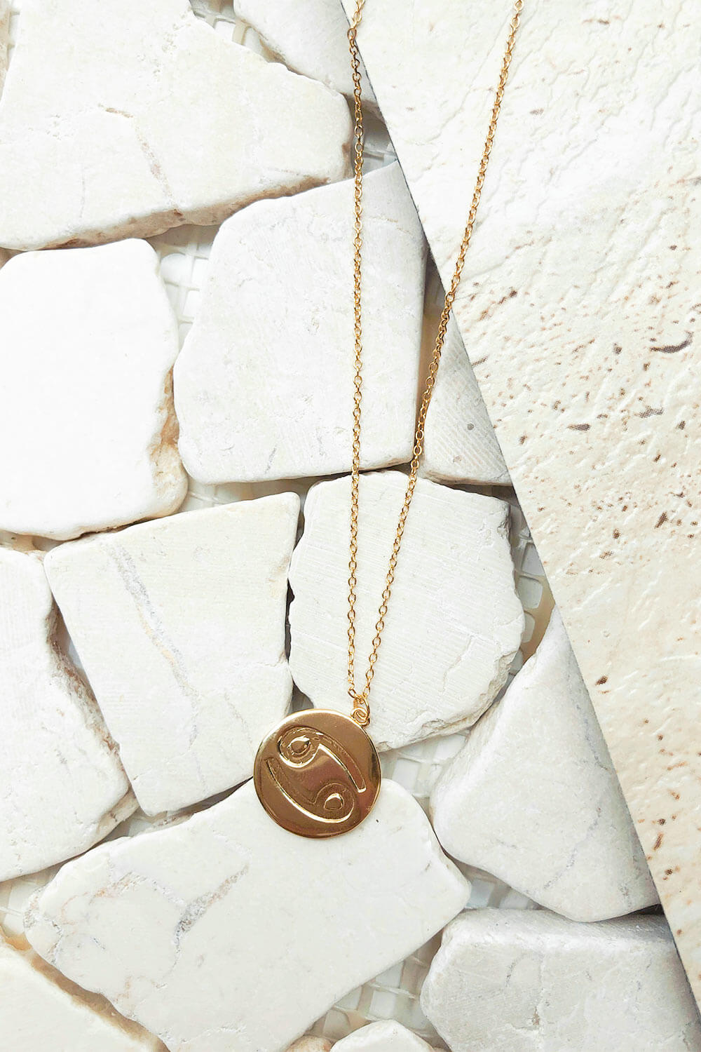 Personalised Gold-Toned Zodiac Sign Round Pendant Necklace - A Fashionable Accessory