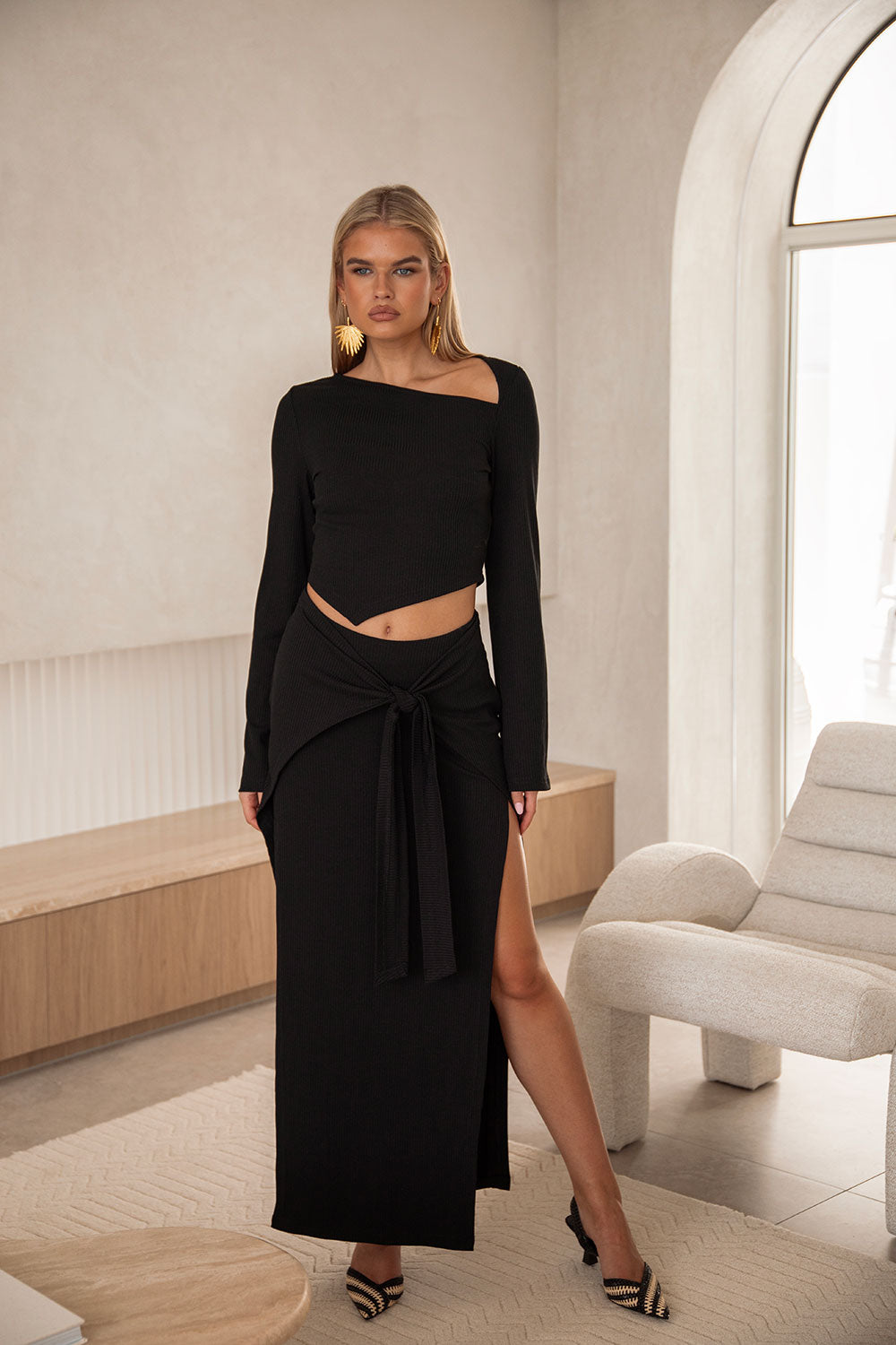 Stylish Women's Black Wrenley Top for Casual Wear
