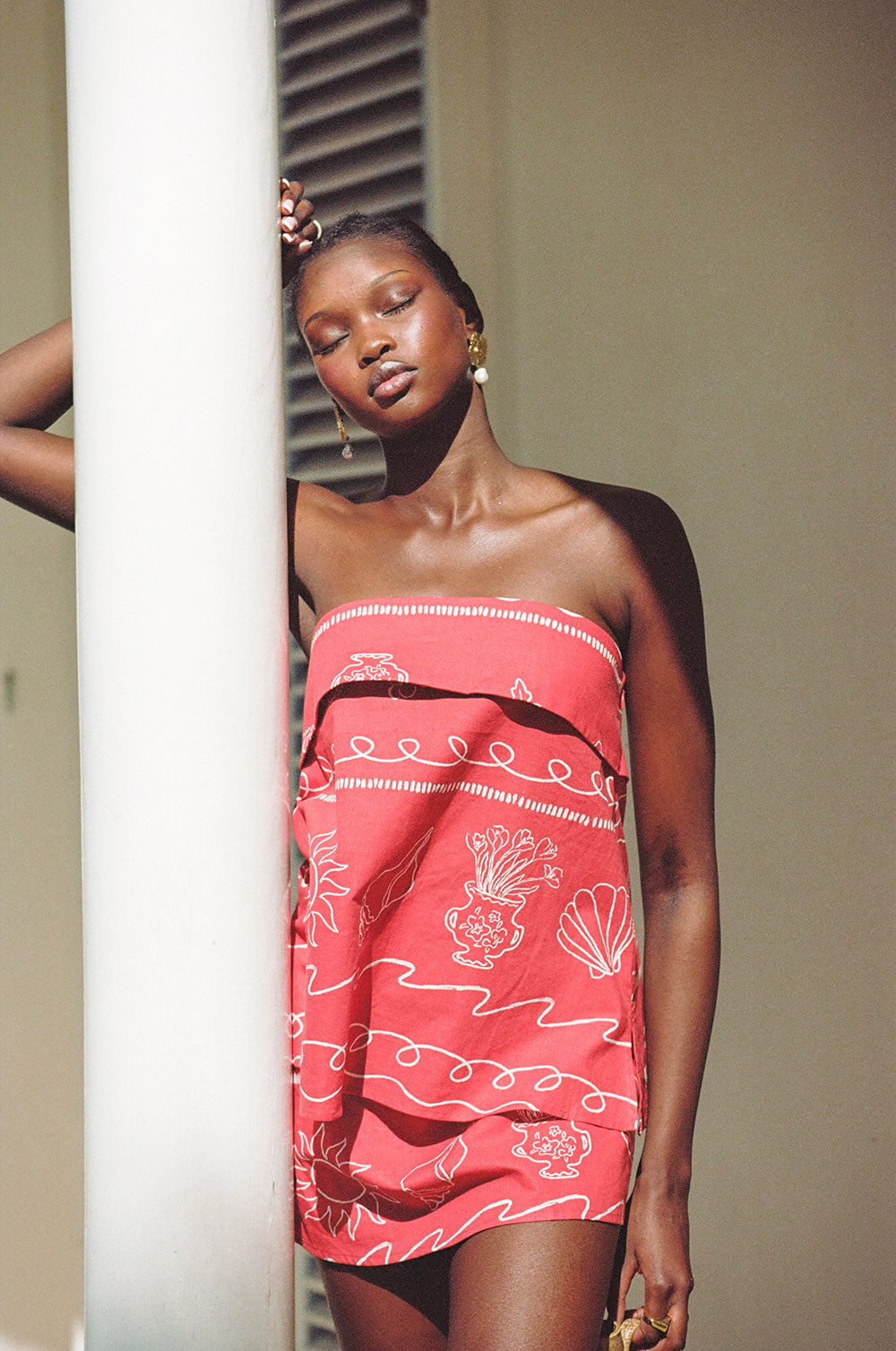 Summer-Inspired Ria Peace Strapless Longline Boxy Top