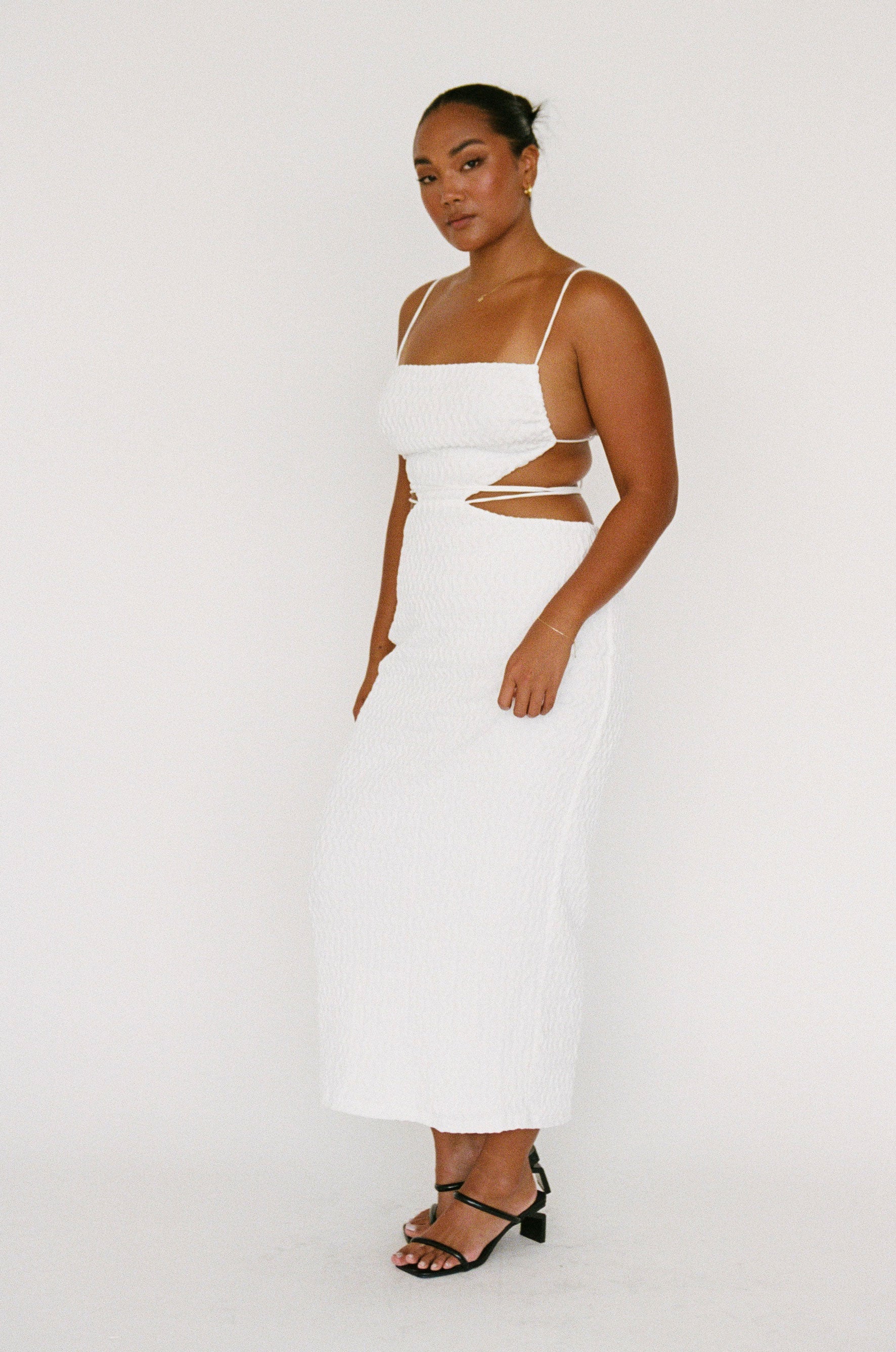 Sabo Exclusive Backless Celestia Midi Dress for Date Night