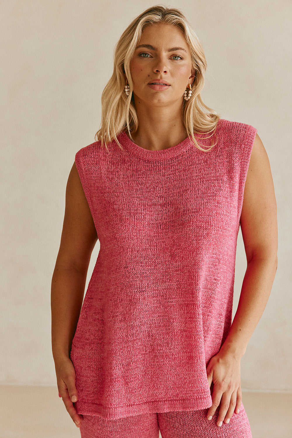 Sleek Louka Rose Top for a Stylish and Comfortable Look