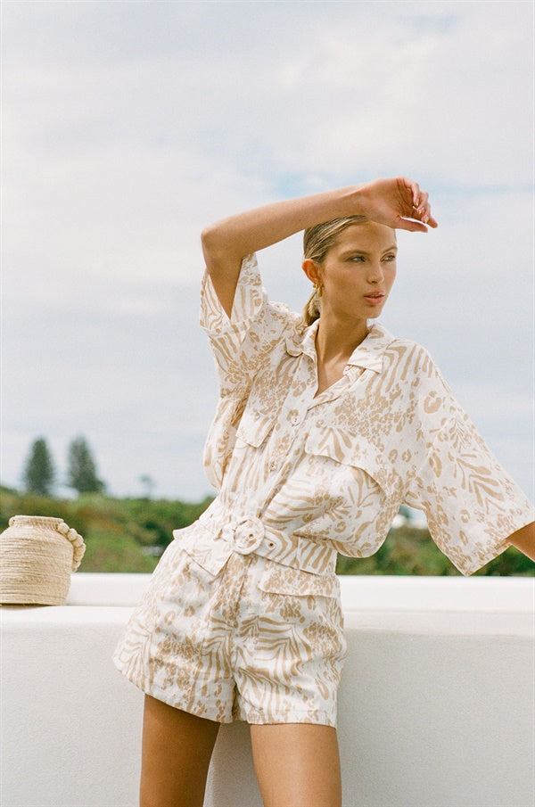 Unique Sicily Linen Pull - Back Middle Shorts Sample