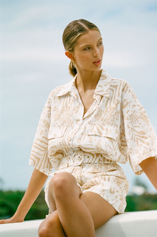 Unique Sicily Linen Pull - Back Middle Shorts Sample