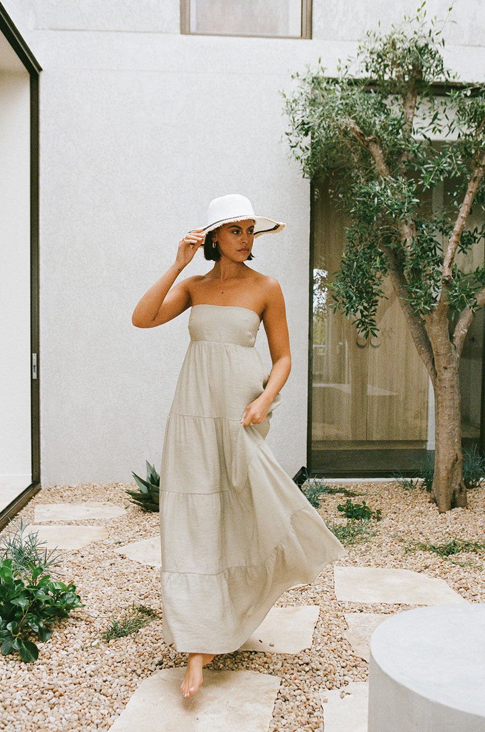 Exquisite Sariya Crepe-feel Strapless Babydoll Maxi Dress