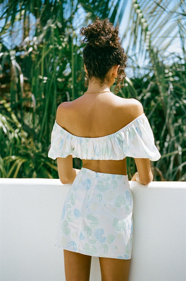 Exquisite Silky Cropped Top with Garden Floral Print