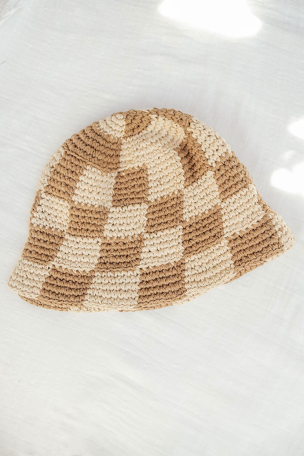 Stylish Lulu Woven Check Hat with Contrast Tan Pattern