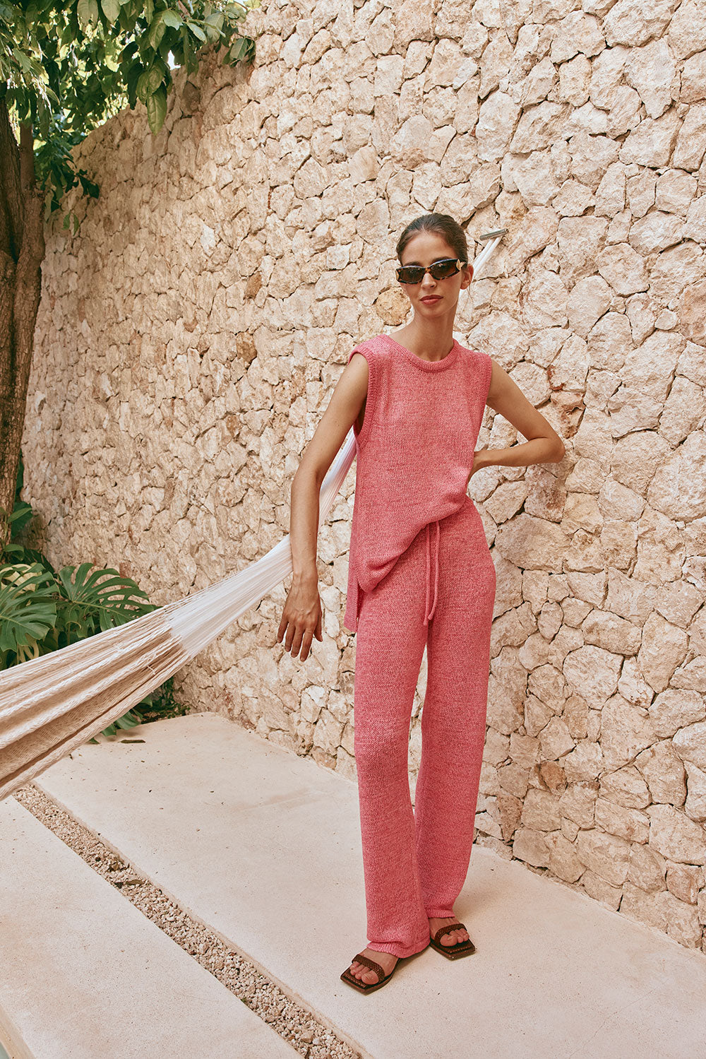 Sleek Louka Rose Top for a Stylish and Comfortable Look
