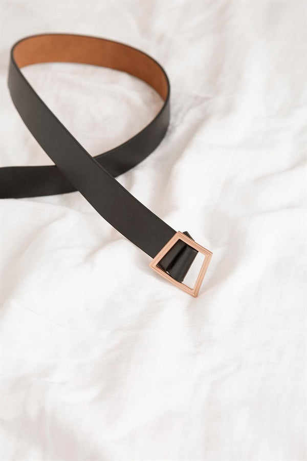 Stylish Black Vegan Leather Geo Belt with Asymmetric Gold - Toned Buckle