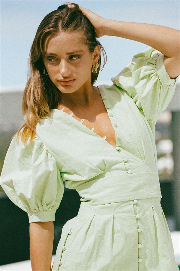 Stunning Green Kori Sample Dress for Fashion Lovers