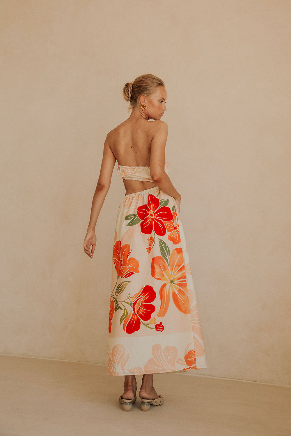 Sample Fashionable Fei Dress with Petal-Style Scarf