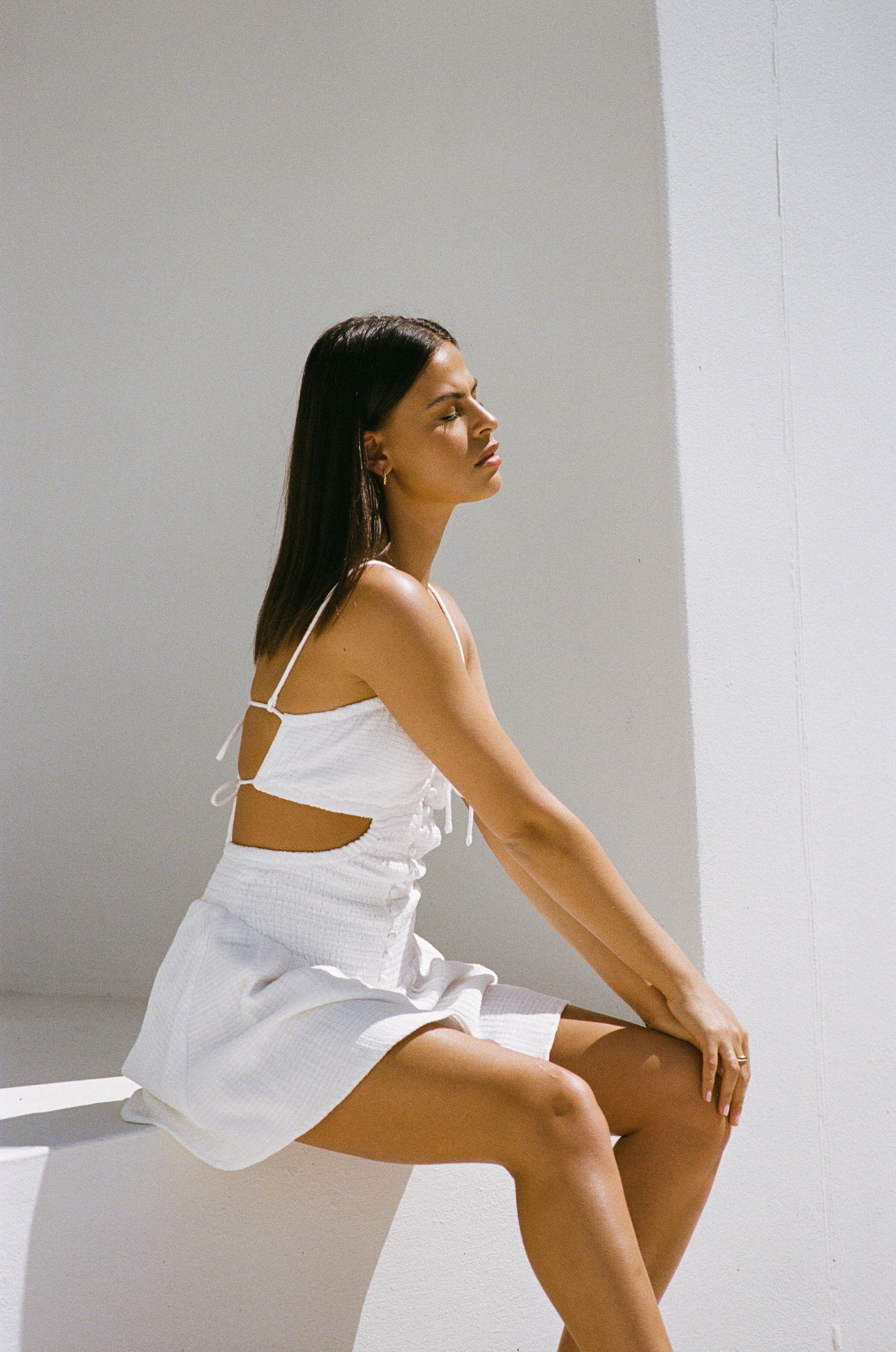 Elegant Fresh White Backless Elana Cotton Dress