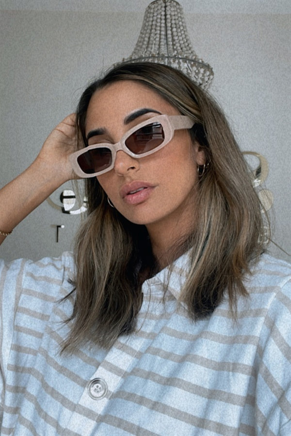 Lista Stylish Summer Sunglasses in Taupe Color