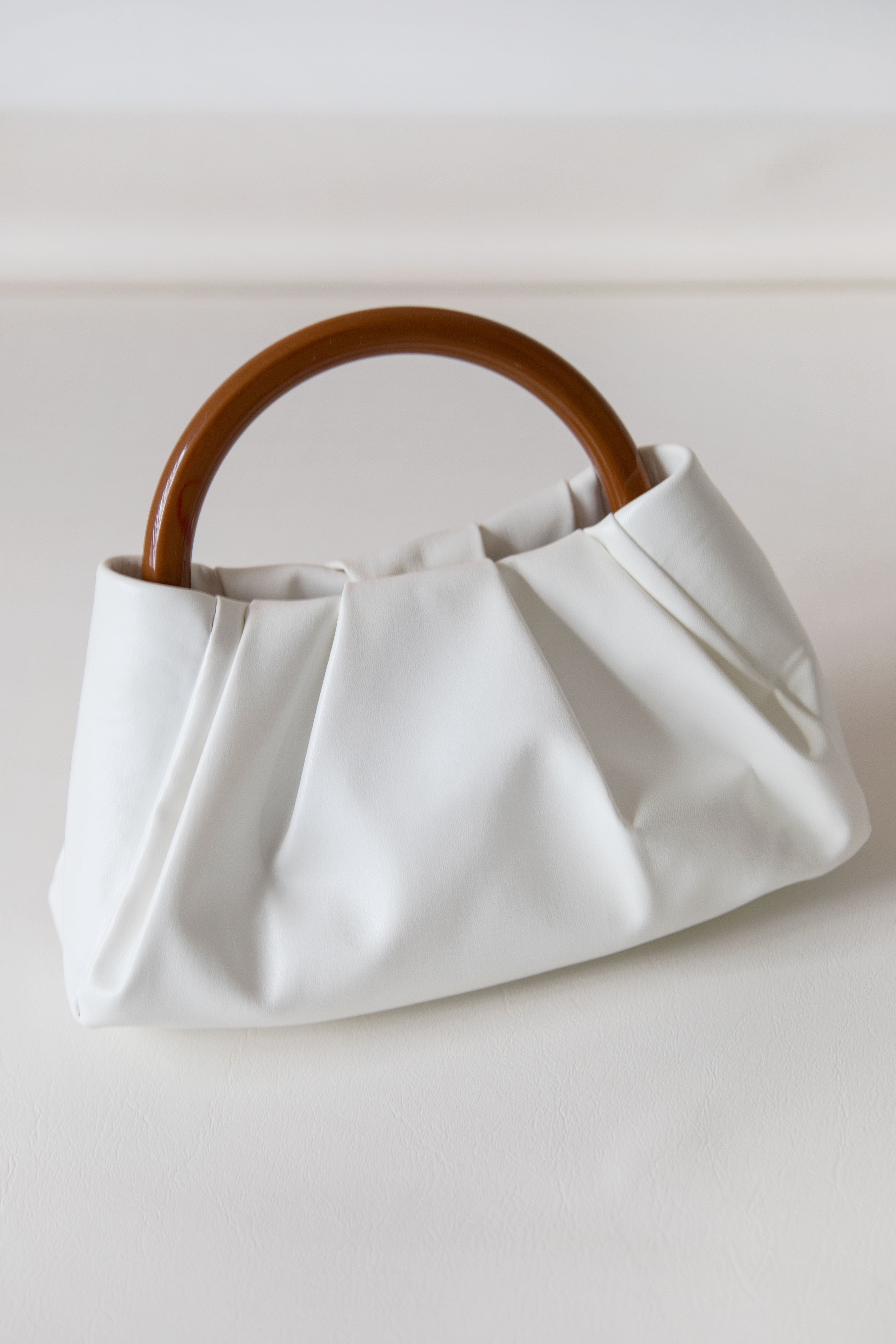 Vintage-Inspired Audrey White Vegan Leather Handbag with Wood-Look Handle