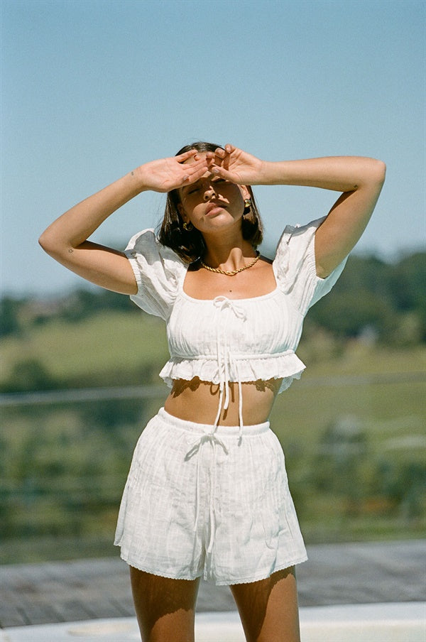 Off-White Gauze Cotton High-Waisted Piccolo Shorts with Lace Trim