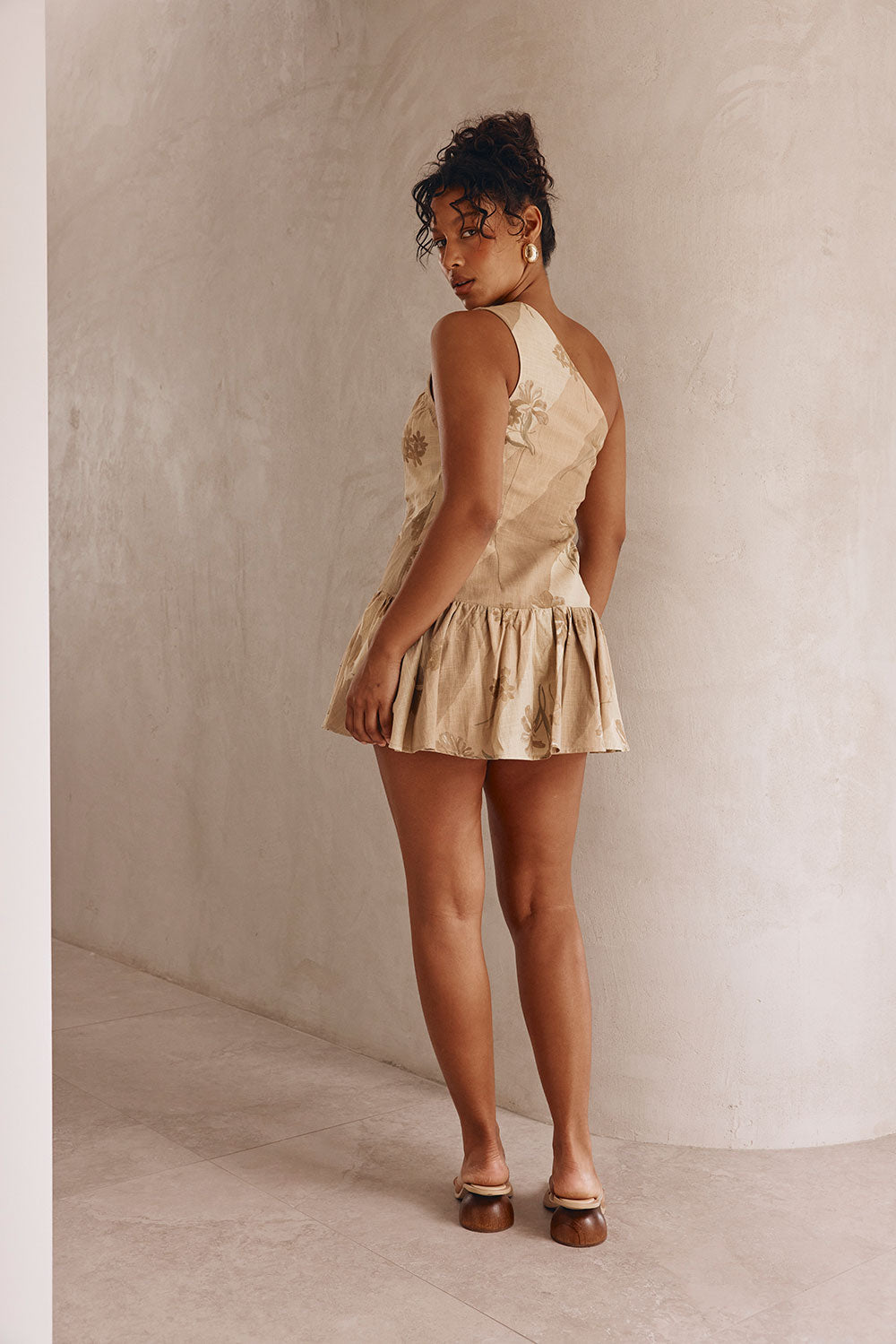 Unique Tawny Bloom Ellira Sample Dress for Exclusive Wear