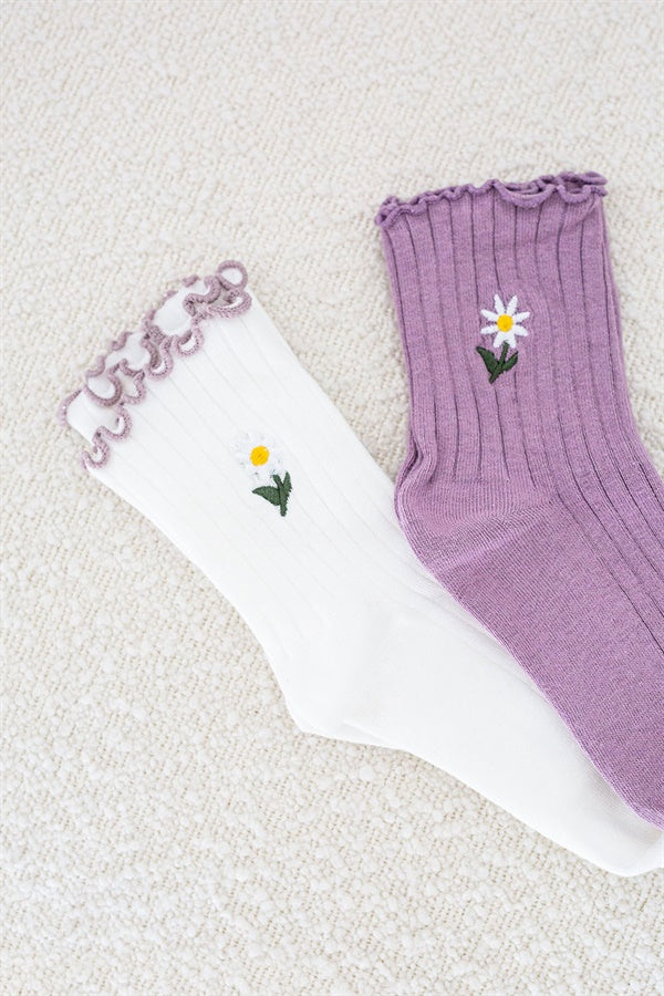 Charming Daisy Embroidered Crew Socks with Lettuce Ruffle Trims