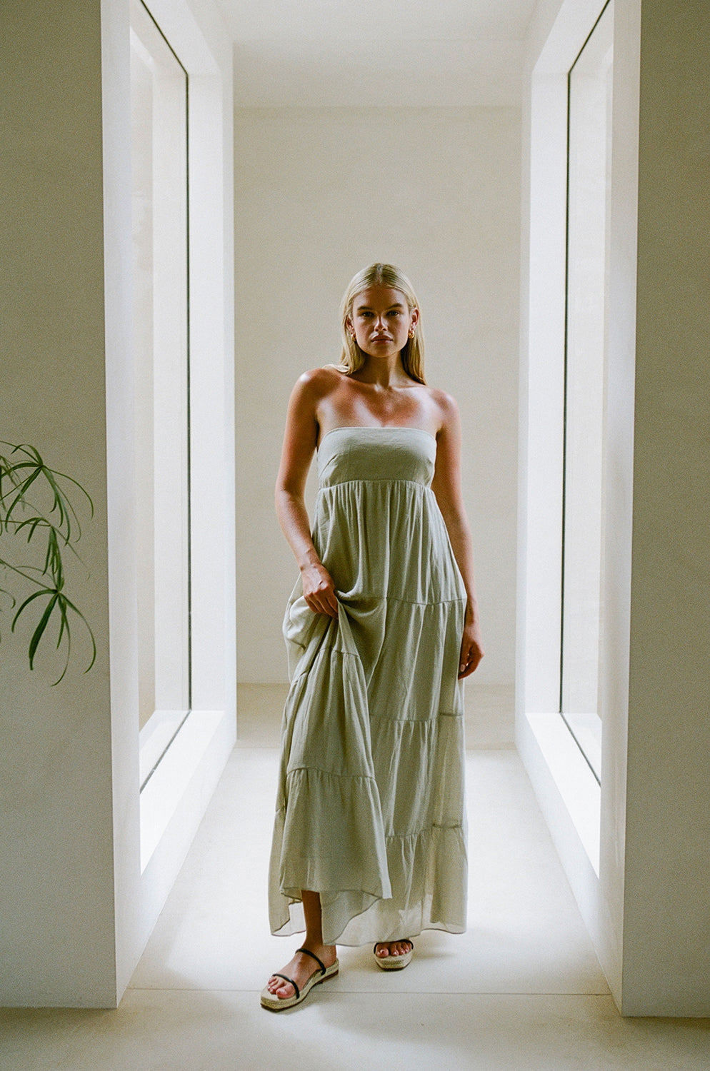 Exquisite Sariya Crepe-feel Strapless Babydoll Maxi Dress