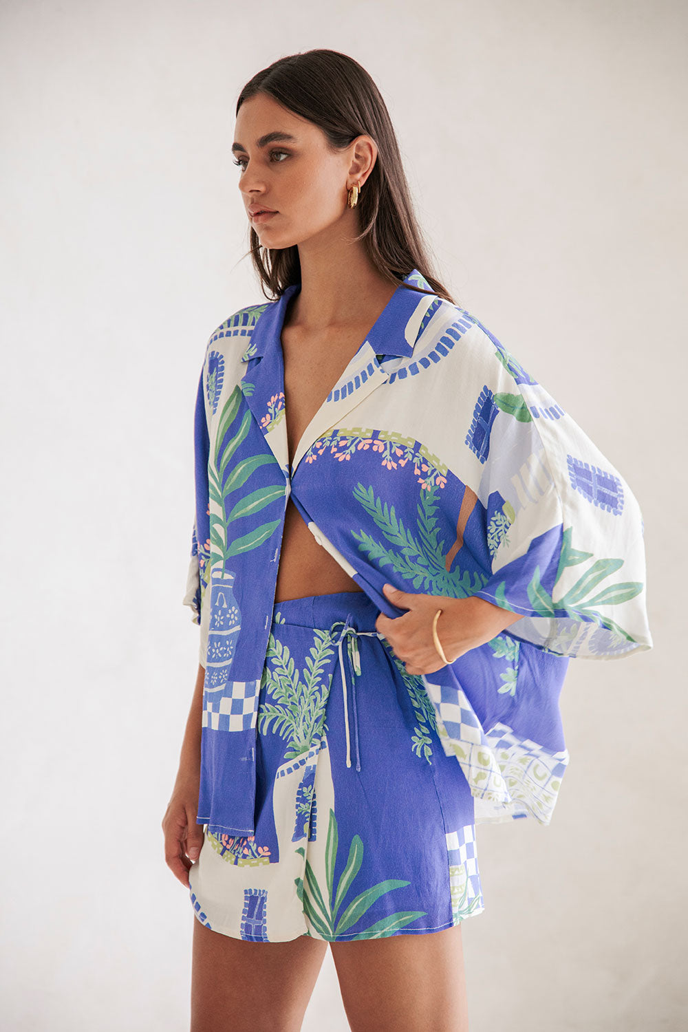 Exquisite Vista Blue Cheyna Top with Relaxed Style