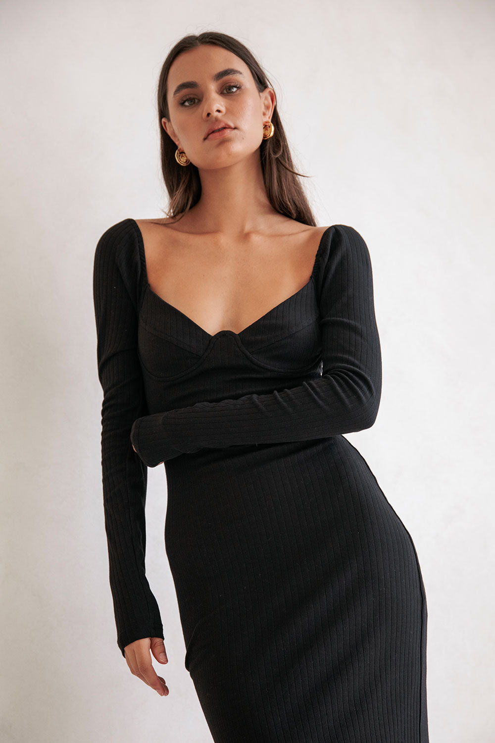Stylish Black Geneva Dress with Chic Design
