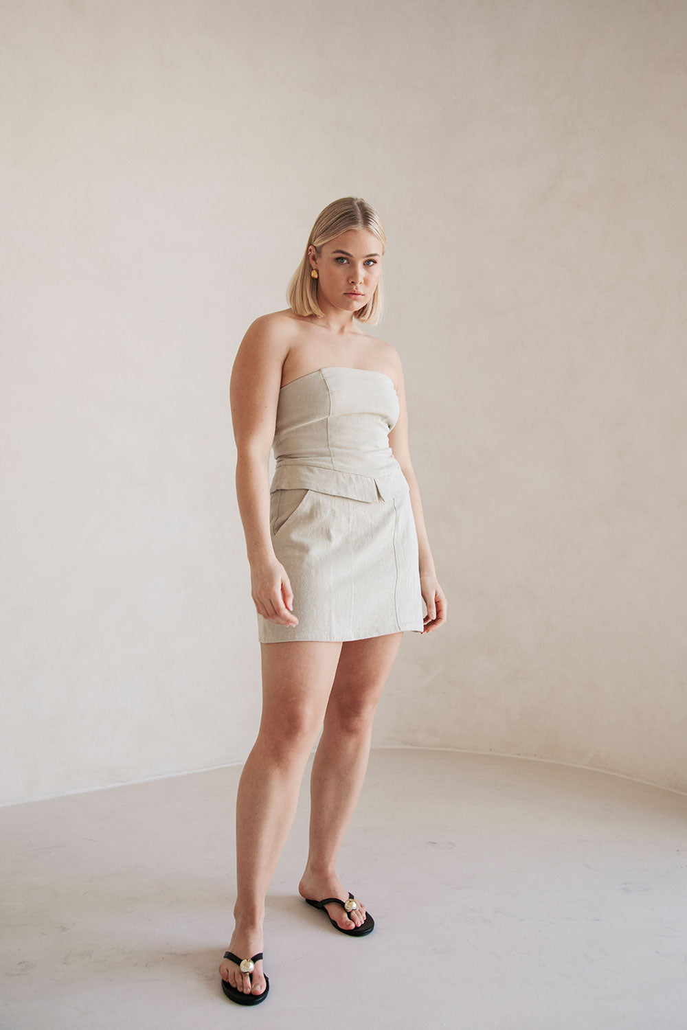 Elegant Strapless Mia Dress for Special Occasions
