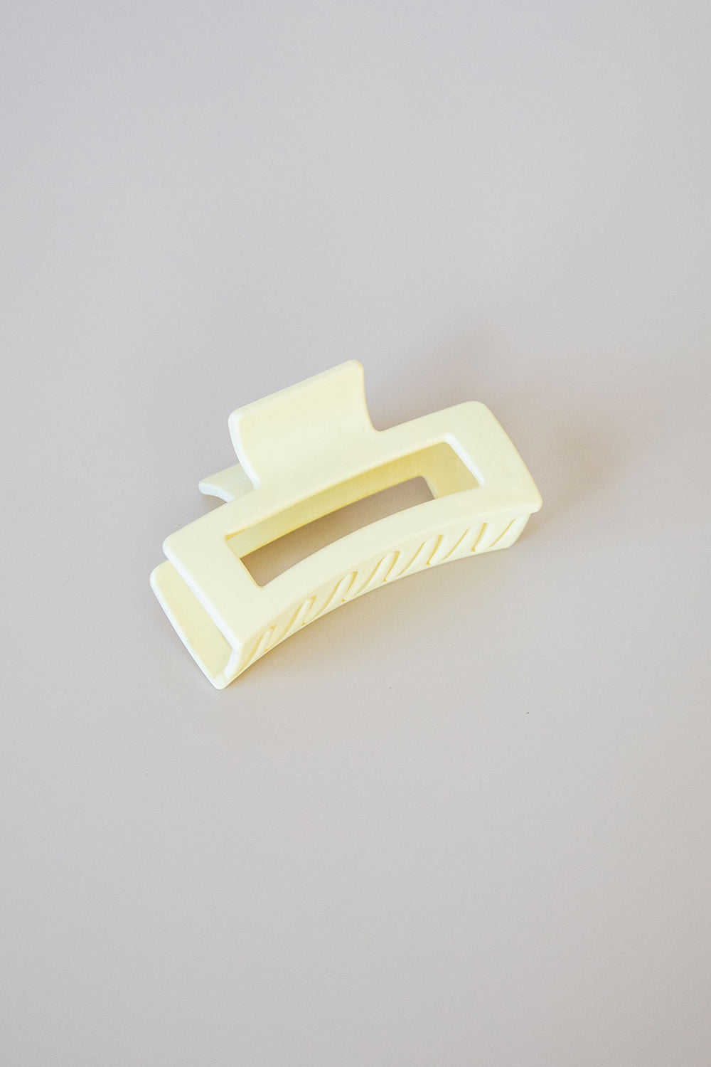Vanilla - Hallie Geo Claw Clip for Effortless Updos