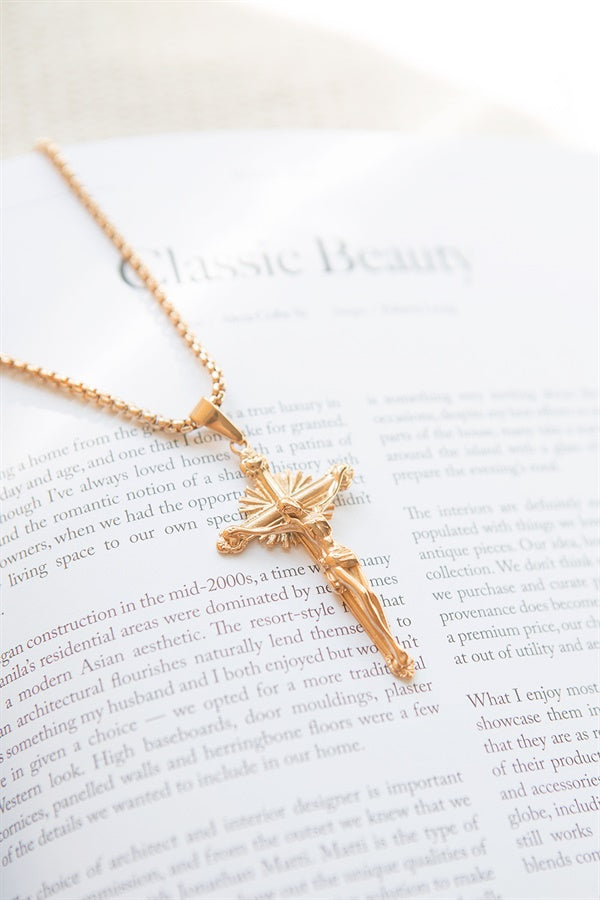 Gorgeous Gold-Toned Star Cross Pendant Necklace for Stylish Outfits