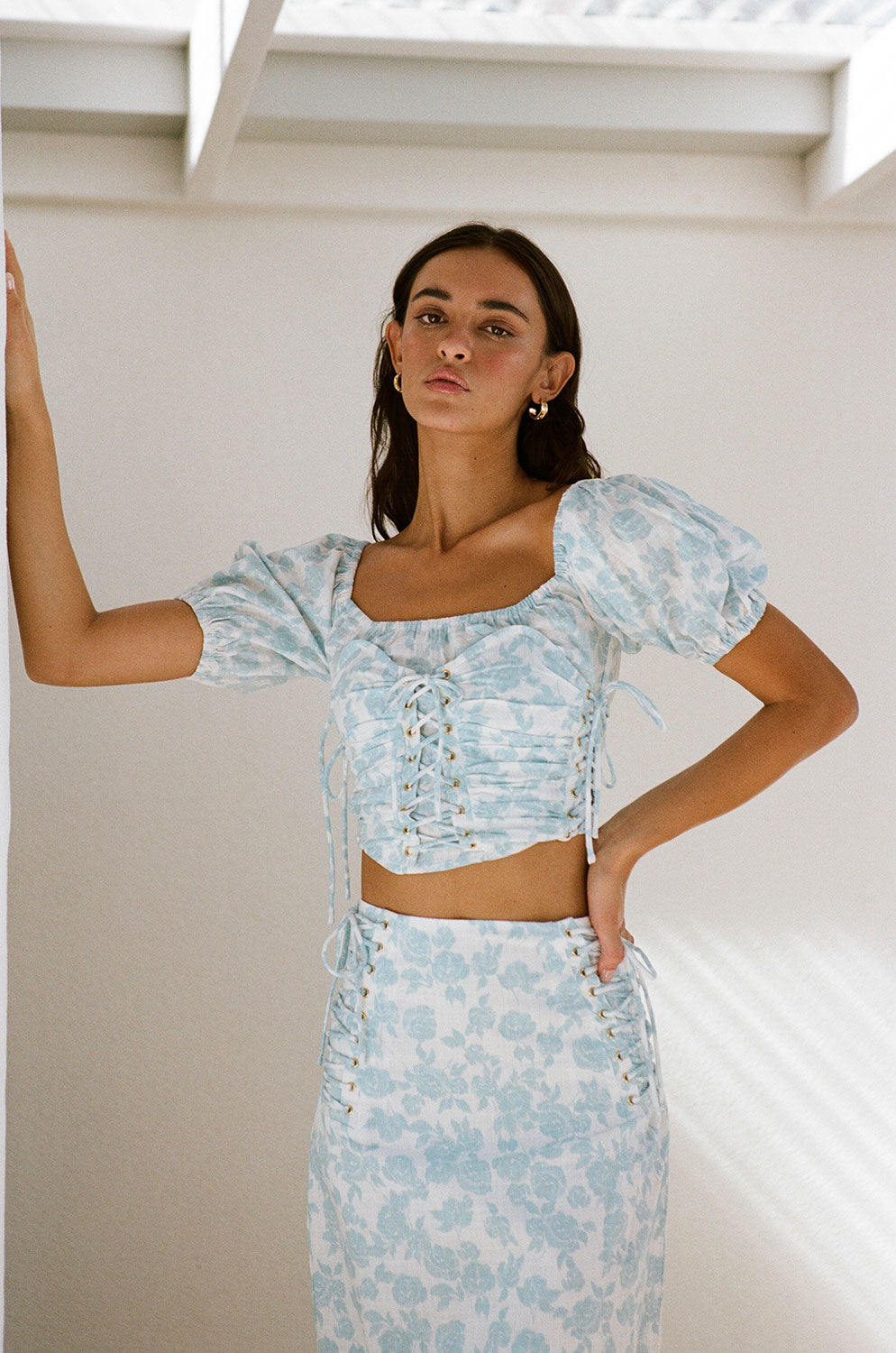 High - quality Natural Cotton Didi Lace - up Top with Story Book Rose Print