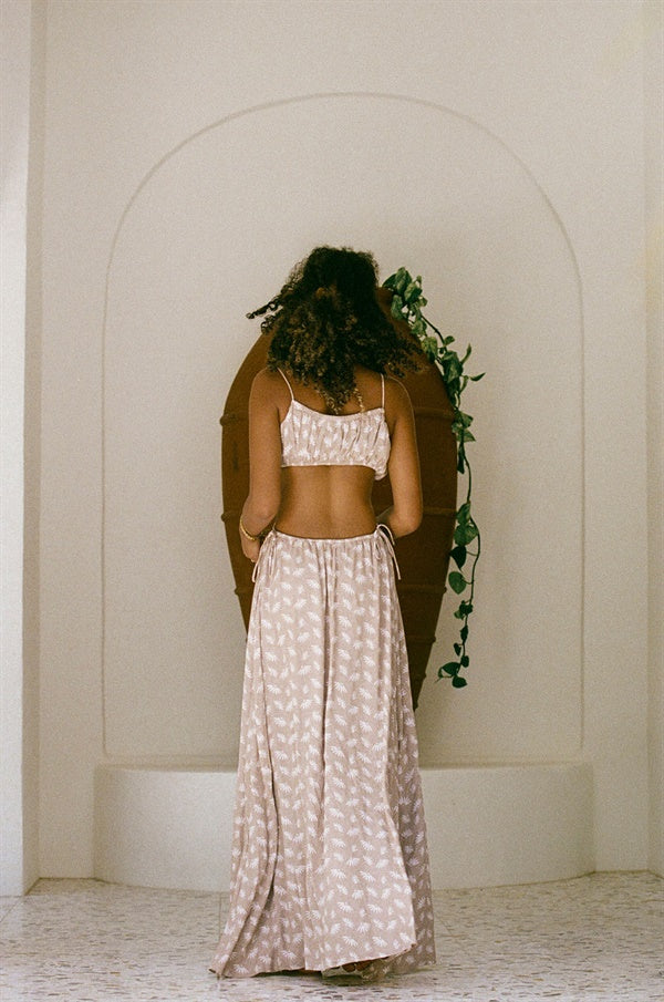Exquisite Tan Zipper Crepe Rexha Maxi Dress with White Fern Print