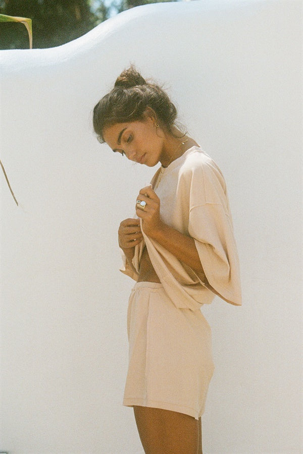 Honey - Colored Oversized Wanderer Tee: A Soft and Stylish Basic