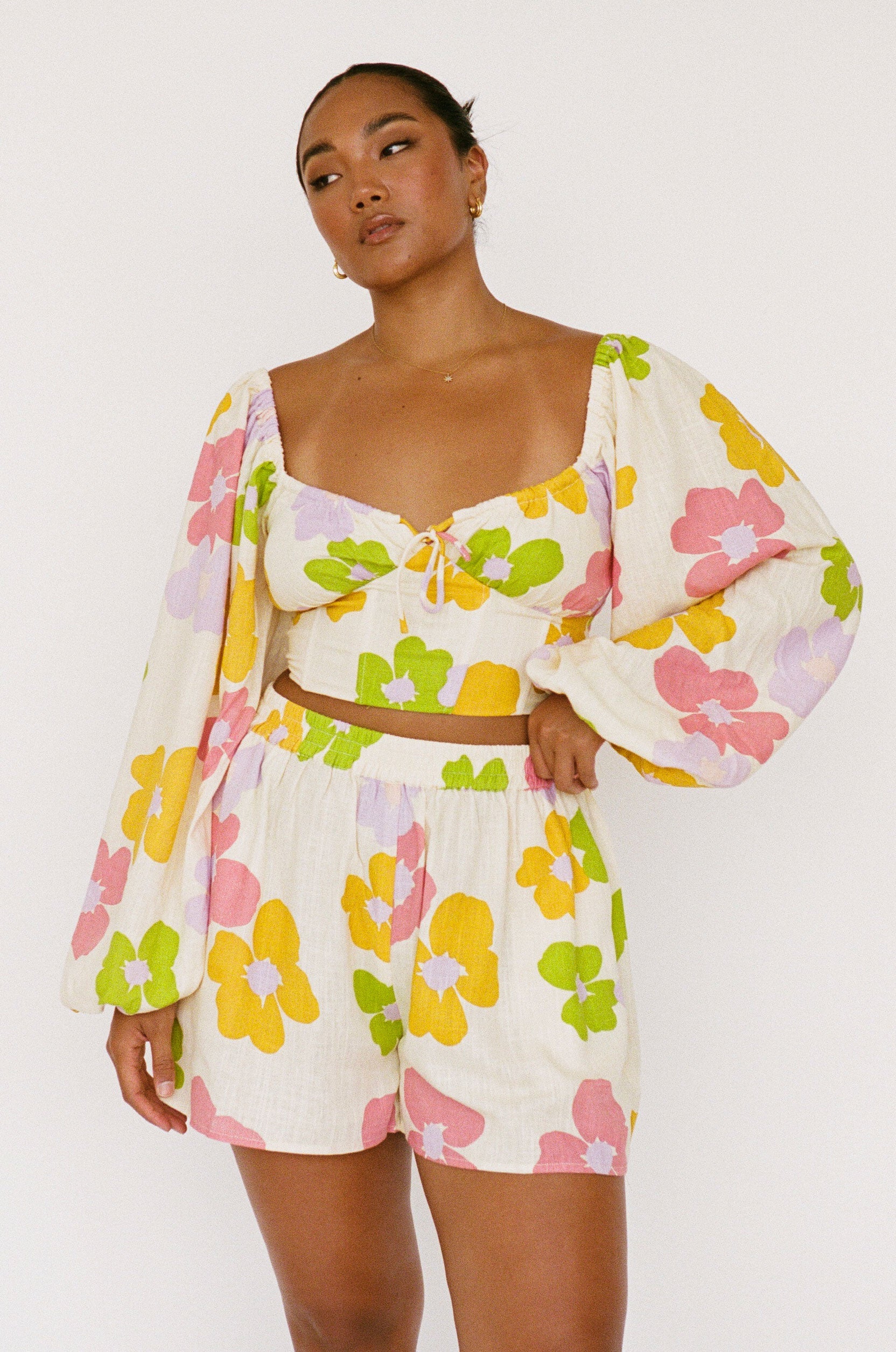 Exclusive Tutti Daisy Floral Print Backless Vienna Soft Linen Blend Top