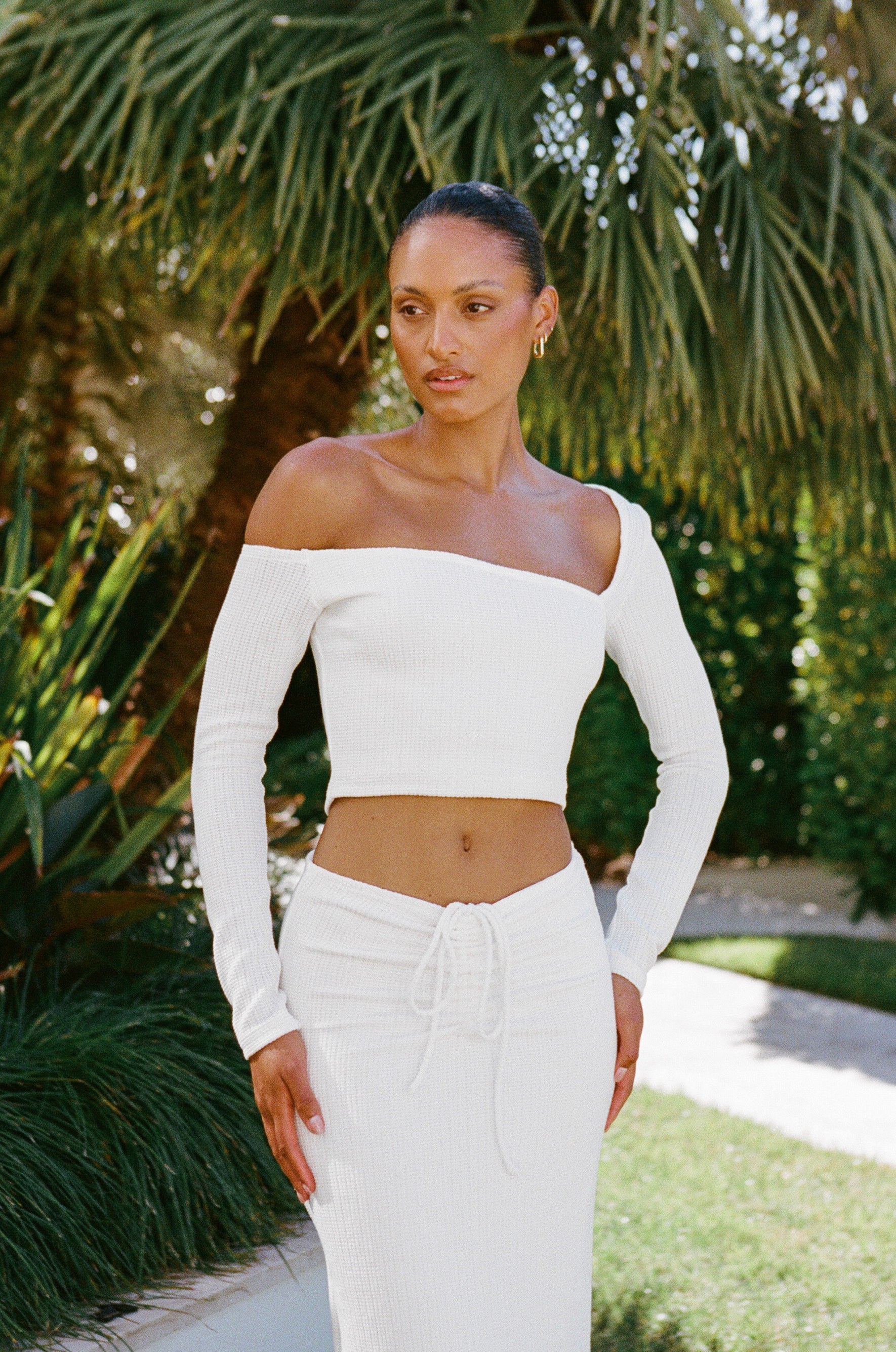 Stylish White Textured Waffle Fabric Cropped Tae Top