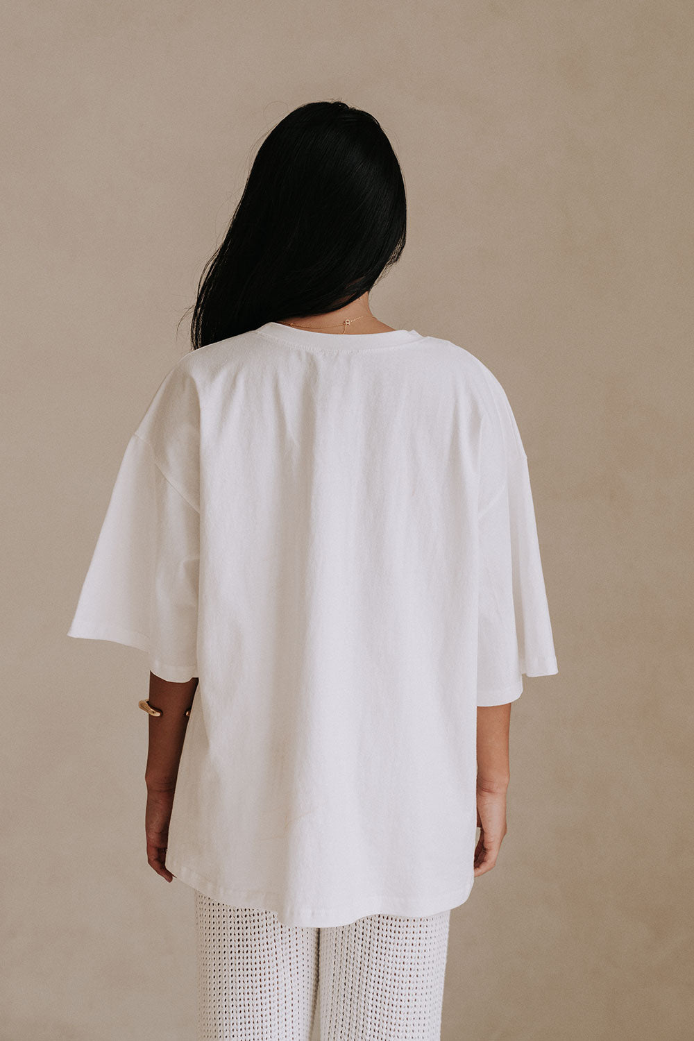 Britta Oversized Women's White Cotton Top with Vintage Graphic