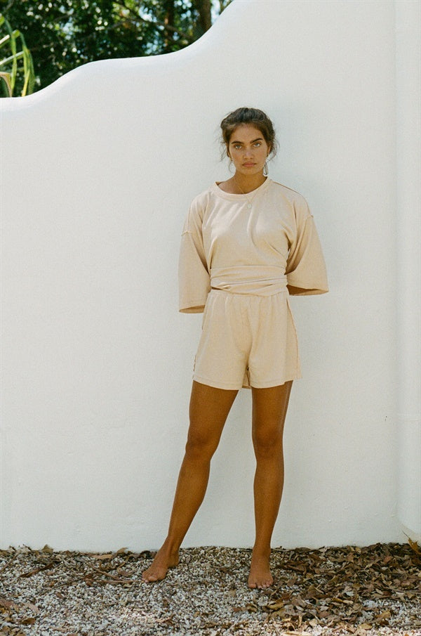 Honey - Colored Oversized Wanderer Tee: A Soft and Stylish Basic