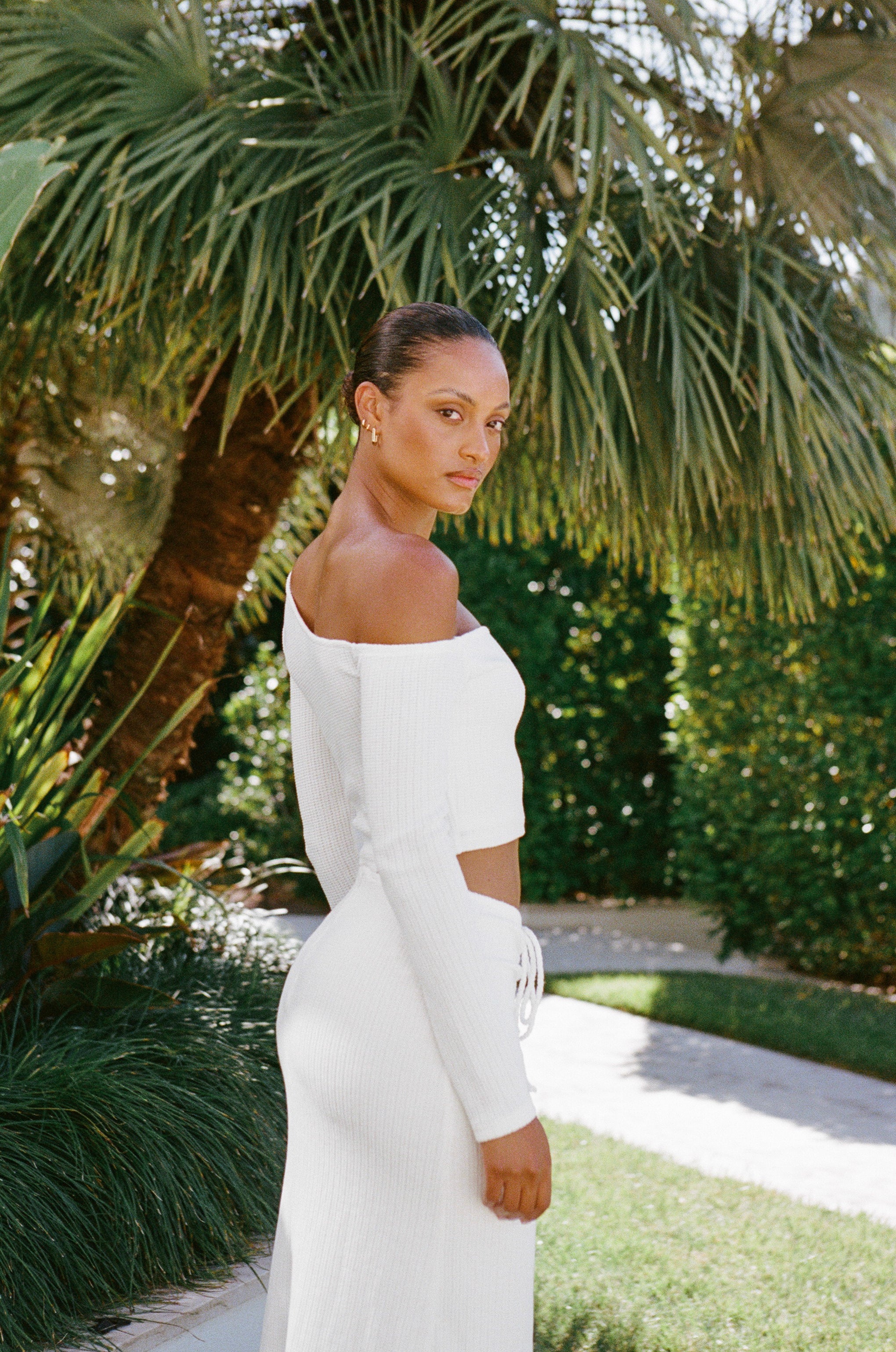 Stylish White Textured Waffle Fabric Cropped Tae Top