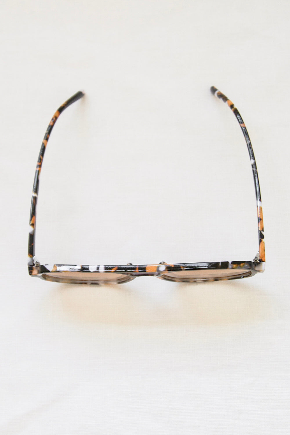 Stylish Retro-Inspired Cora Faux Tortoise Frame Sunglasses with Tinted Brown Lenses