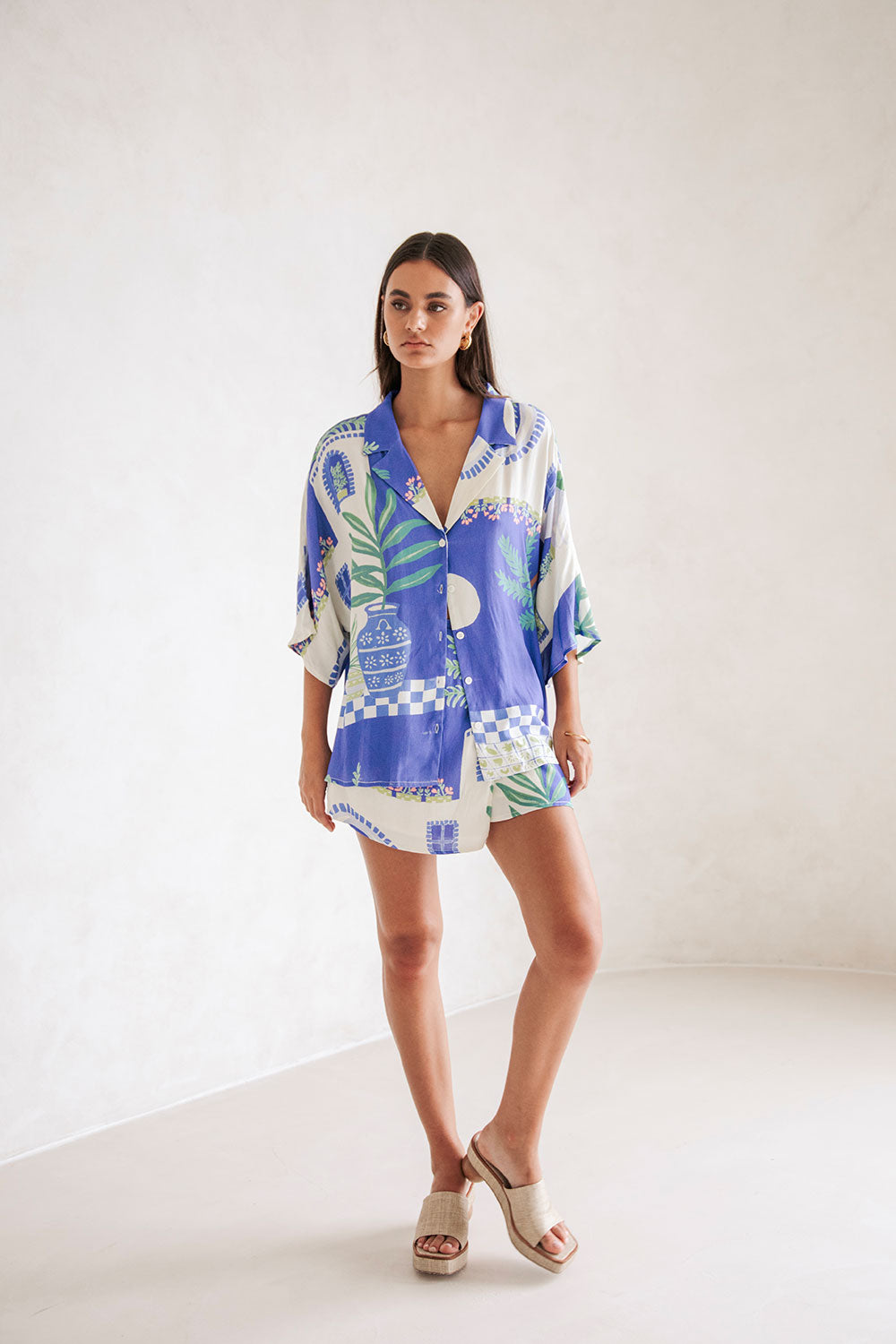 Exquisite Vista Blue Cheyna Top with Relaxed Style