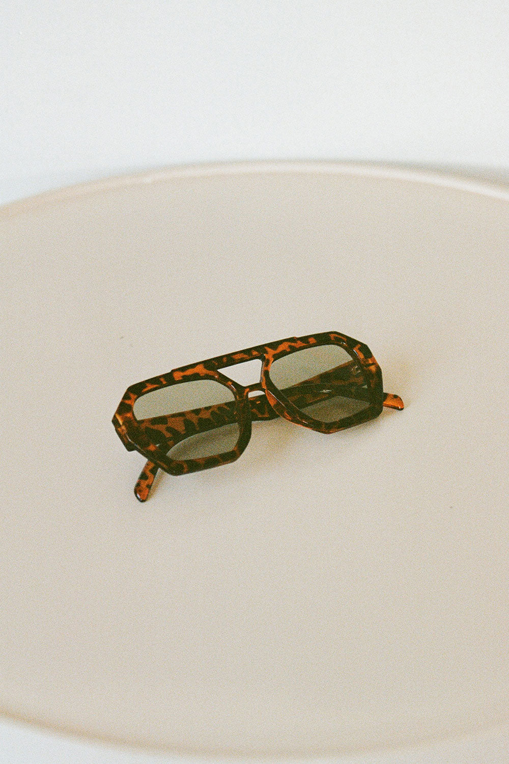 Stylish Retro-Inspired Rexha Fashion Sunglasses