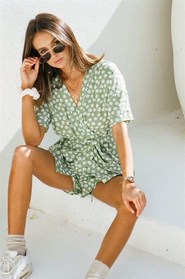 Floral Dynasty High-Waisted Cotton Blend Shorts for a Fashionable Look