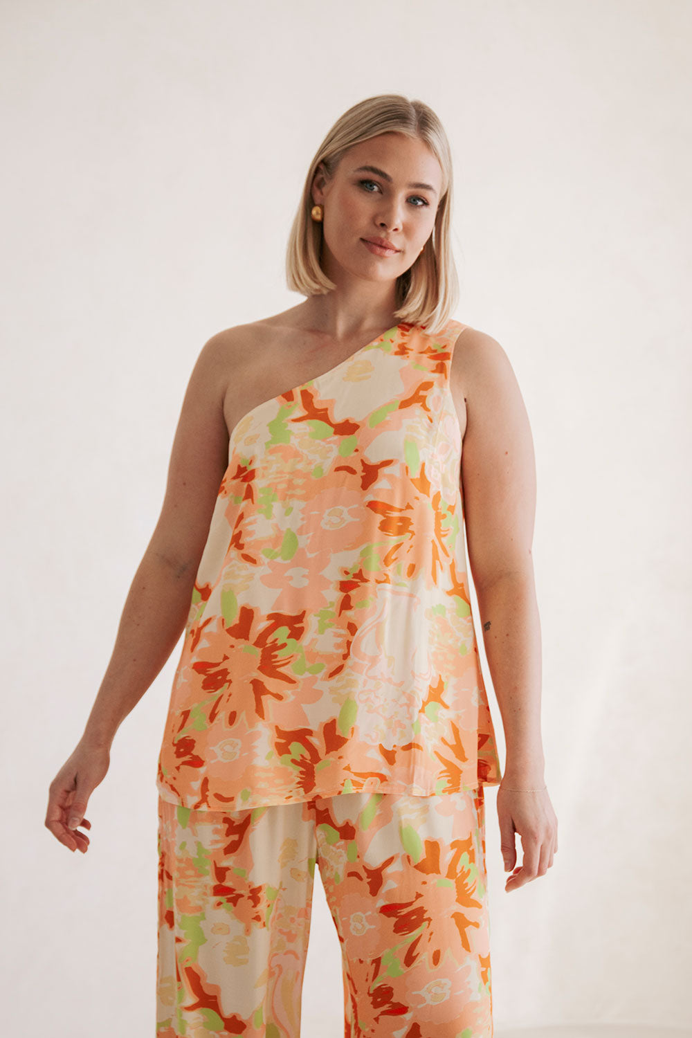 Women's Fashionable One - Shoulder Parlour Top with Motion Floral Print