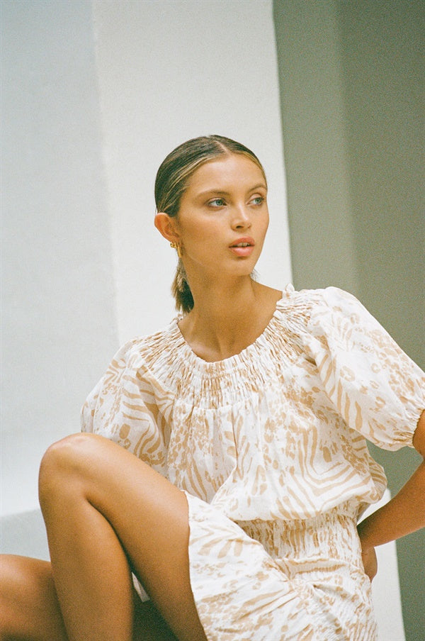 Exclusive XS Camari Linen Sample Dress for Your Unique Style
